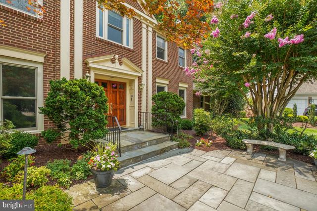 10904 ROUNDTABLE CT, Rockville, MD 20852
