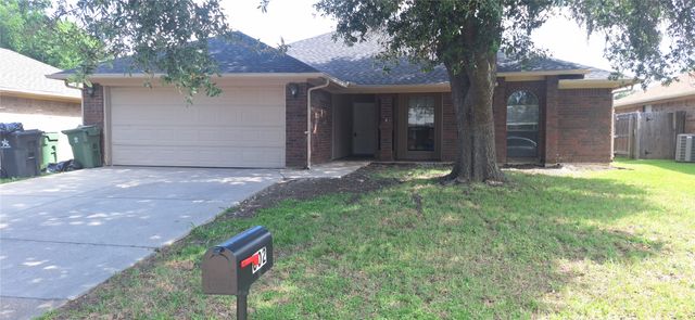 802 Crystal Creek Lane, Arlington, TX 76001