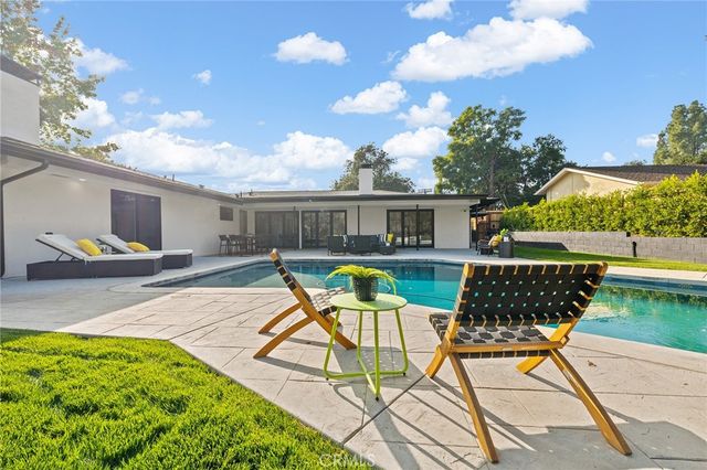 1848 N Altadena, Pasadena, CA 91107