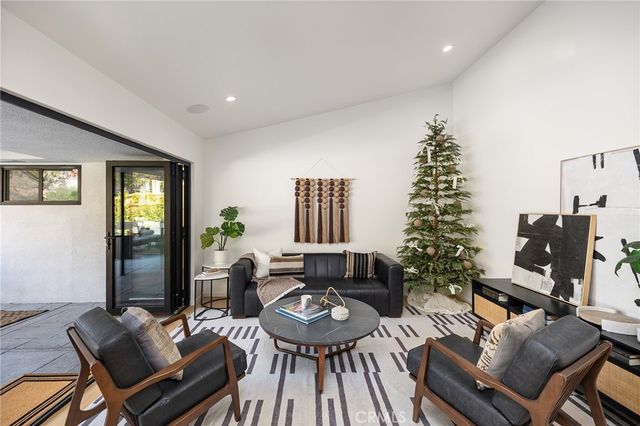 1848 N Altadena, Pasadena, CA 91107