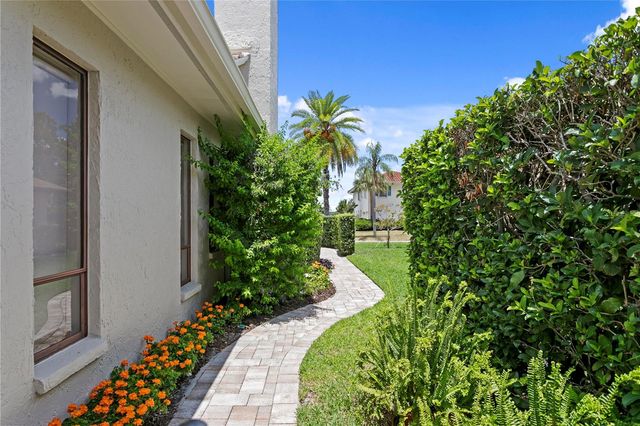 7016 PELICAN ISLAND DRIVE, Tampa, FL 33634