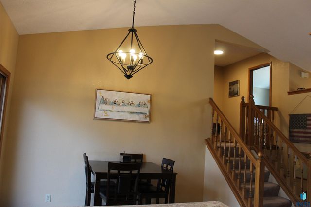 716 E Magnolia Dr Drive, Brandon, SD 57005