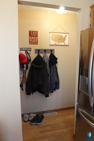 716 E Magnolia Dr Drive, Brandon, SD 57005