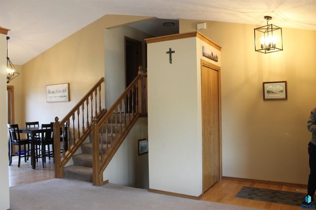 716 E Magnolia Dr Drive, Brandon, SD 57005