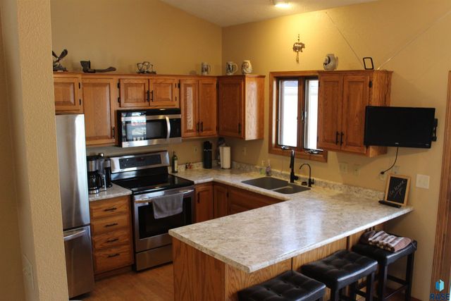716 E Magnolia Dr Drive, Brandon, SD 57005