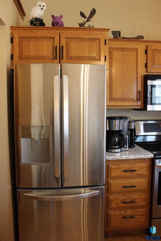 716 E Magnolia Dr Drive, Brandon, SD 57005