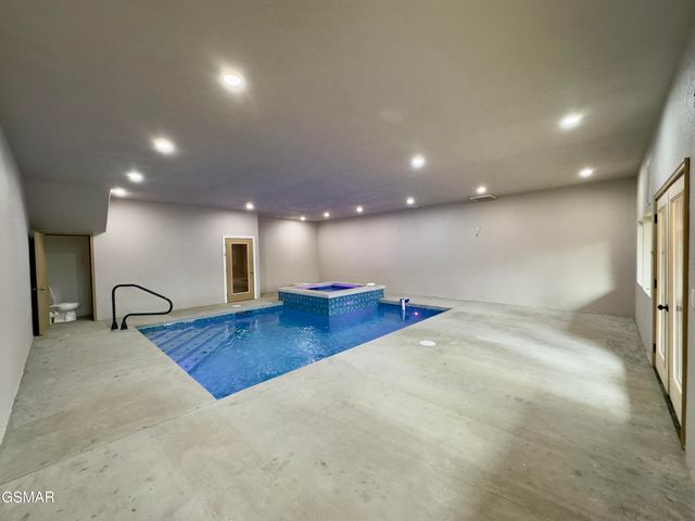 2749 Owls Cove Way, Sevierville, TN 37862