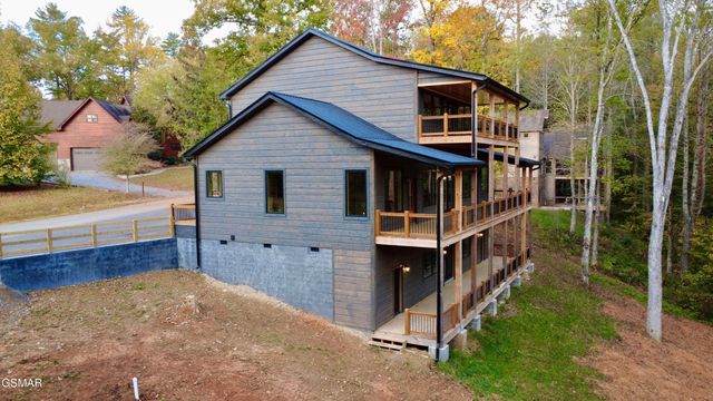 2749 Owls Cove Way, Sevierville, TN 37862