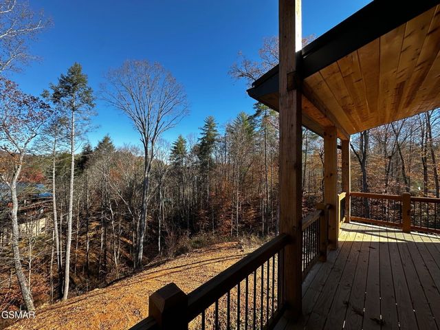 2749 Owls Cove Way, Sevierville, TN 37862