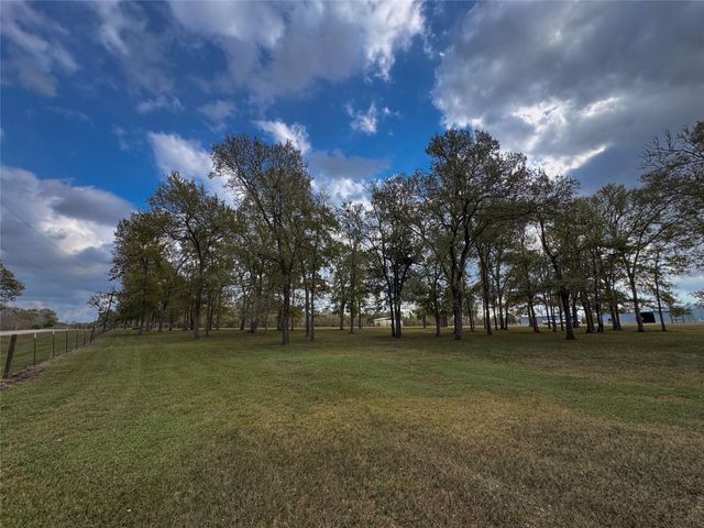 000 Baldwin Drive, Hungerford, TX 77448