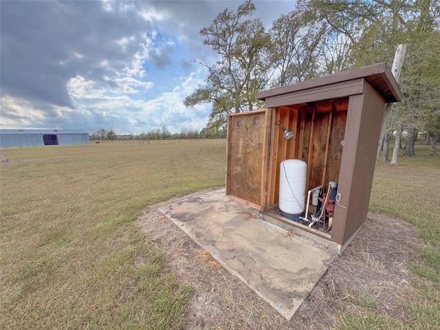 000 Baldwin Drive, Hungerford, TX 77448