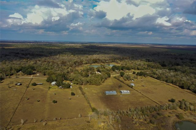 000 Baldwin Drive, Hungerford, TX 77448