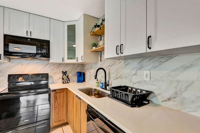 2127 LEE LANE, Sarasota, FL 34231