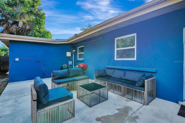 2127 LEE LANE, Sarasota, FL 34231