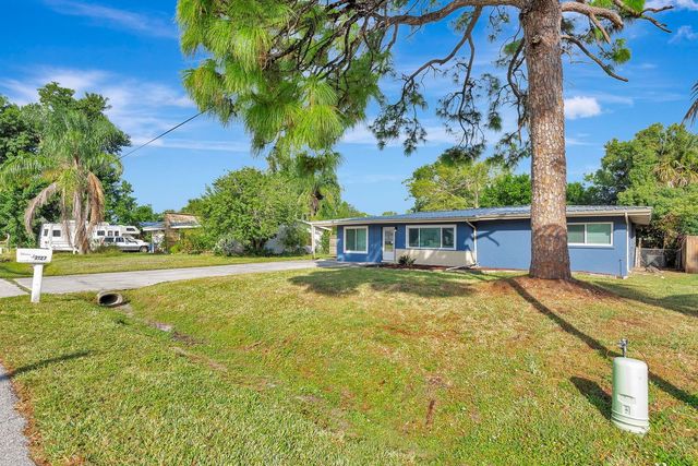 2127 LEE LANE, Sarasota, FL 34231