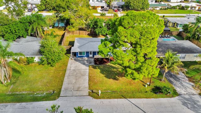 2127 LEE LANE, Sarasota, FL 34231