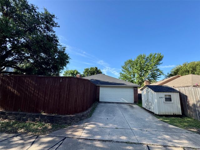 979 Mauve Drive, Lewisville, TX 75067