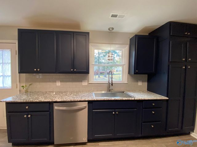 1031 Sharpsburg Drive, Huntsville, AL 35803