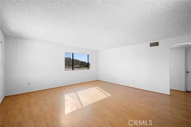 1004 E Garfield 8, Glendale, CA 91205