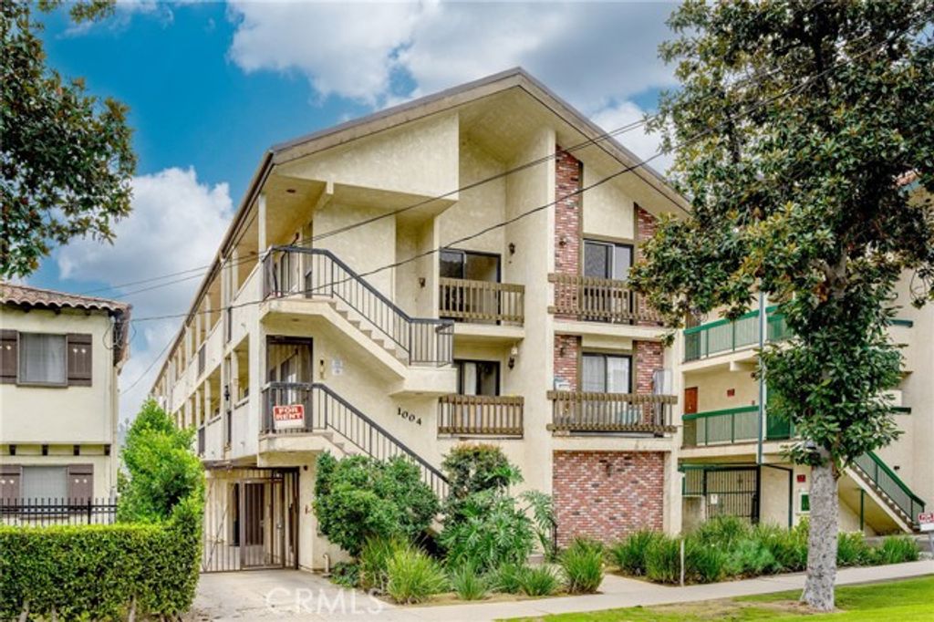 1004 E Garfield 8, Glendale, CA 91205