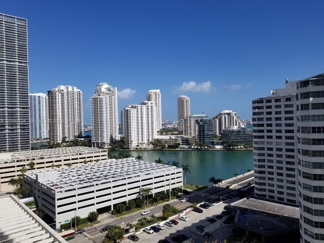 950 Brickell Bay Dr 1508, Miami, FL 33131