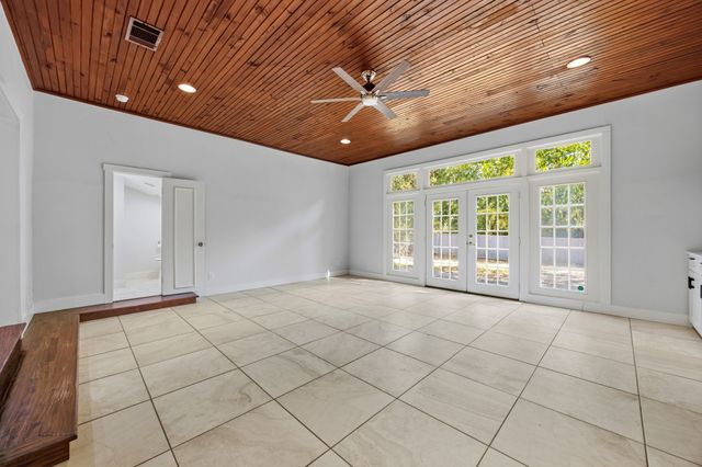 414 Maple Drive, Terrell, TX 75160