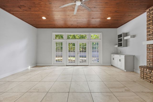 414 Maple Drive, Terrell, TX 75160