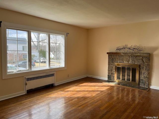 26 Purdue Road, Glen Cove, NY 11542