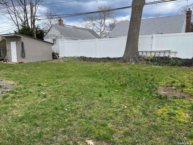 26 Purdue Road, Glen Cove, NY 11542