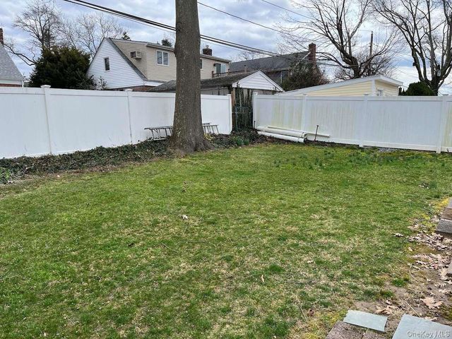26 Purdue Road, Glen Cove, NY 11542