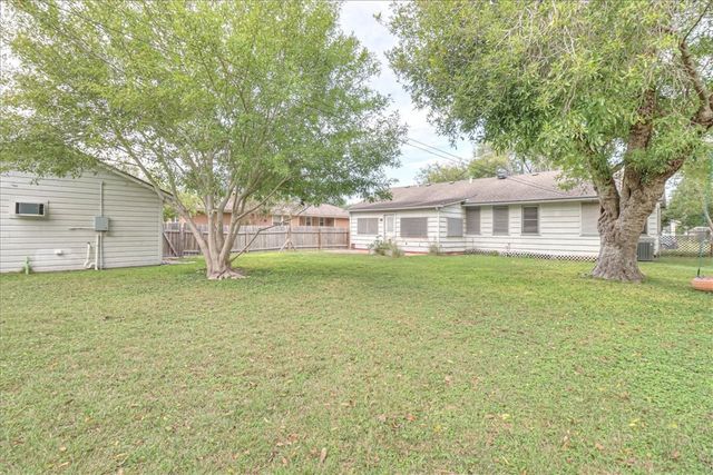 517 Mcclendon St, Corpus Christi, TX 78404