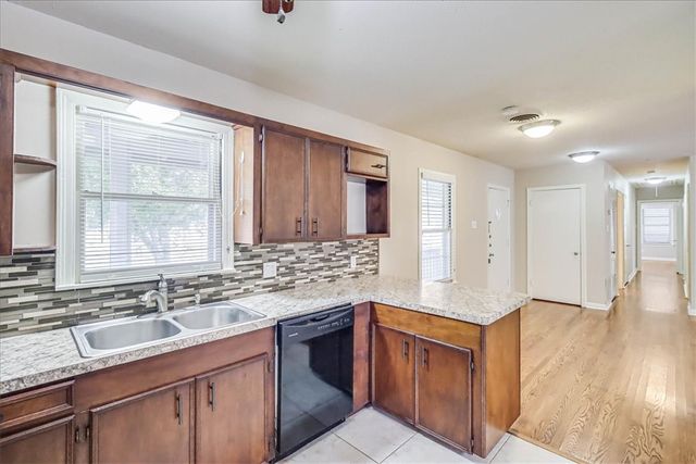 517 Mcclendon St, Corpus Christi, TX 78404