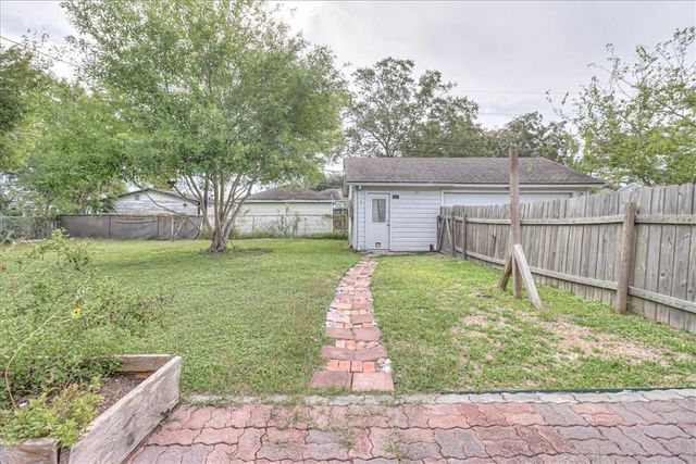 517 Mcclendon St, Corpus Christi, TX 78404