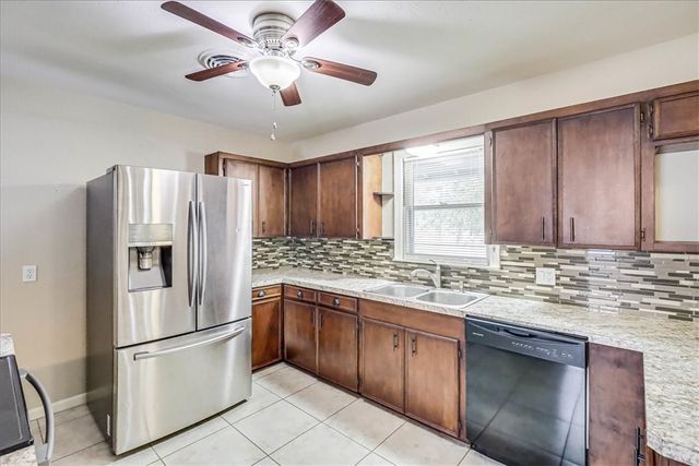 517 Mcclendon St, Corpus Christi, TX 78404