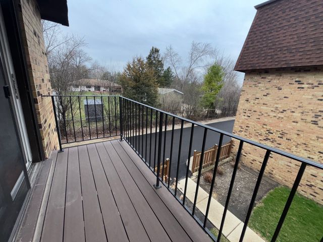 9700 Bianco Terrace 2D, Des Plaines, IL 60016