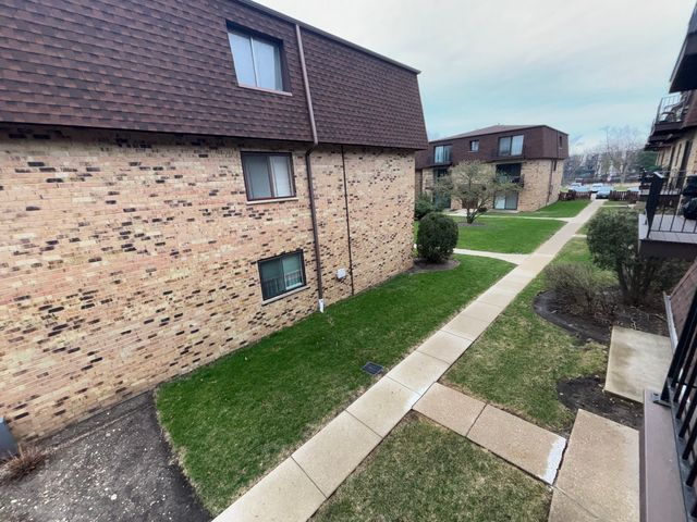 9700 Bianco Terrace 2D, Des Plaines, IL 60016
