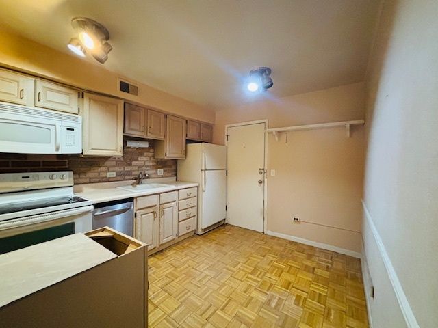 9700 Bianco Terrace 2D, Des Plaines, IL 60016