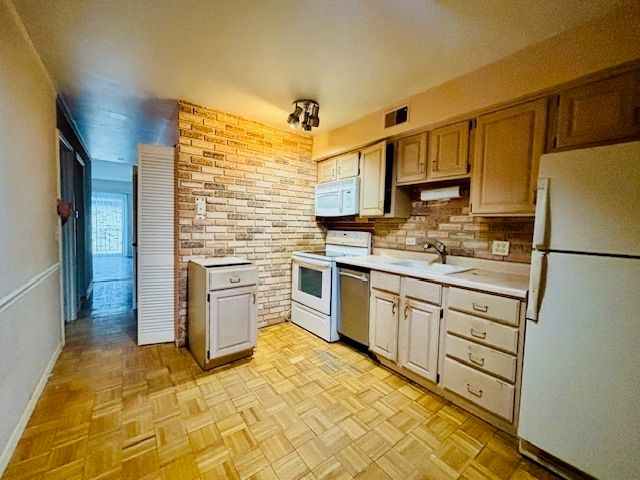 9700 Bianco Terrace 2D, Des Plaines, IL 60016