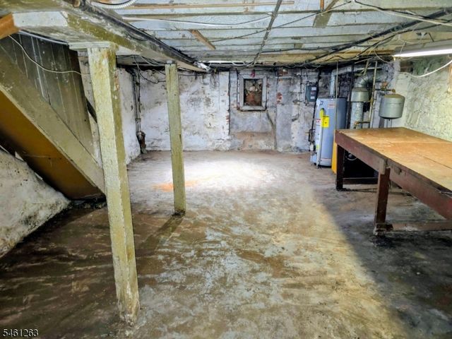 23 Whitman Ave, Jersey City, NJ 07306