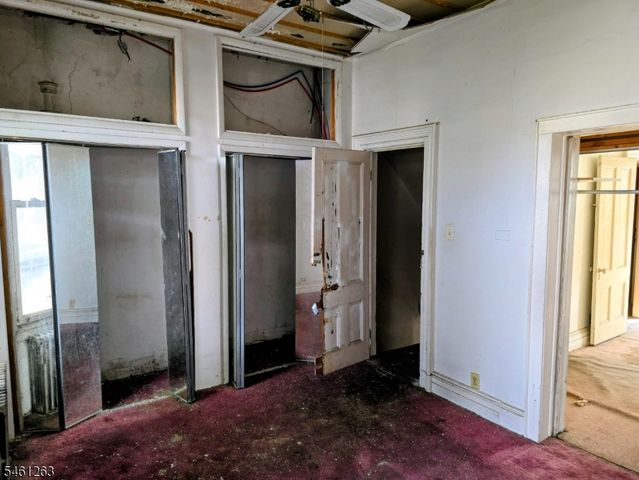 23 Whitman Ave, Jersey City, NJ 07306
