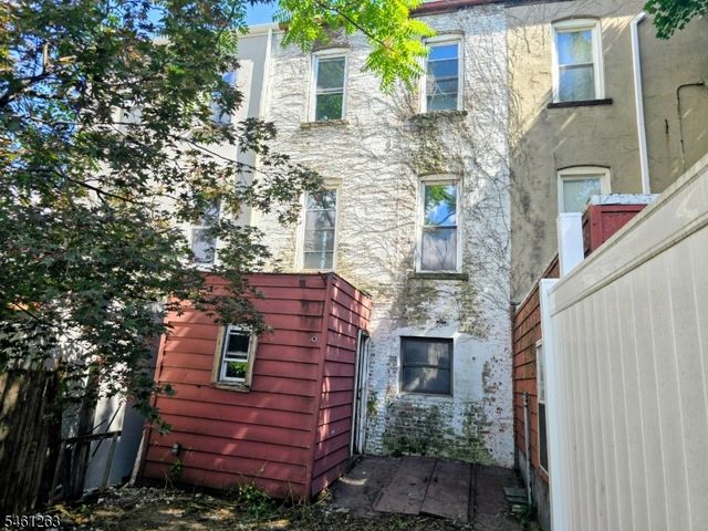 23 Whitman Ave, Jersey City, NJ 07306