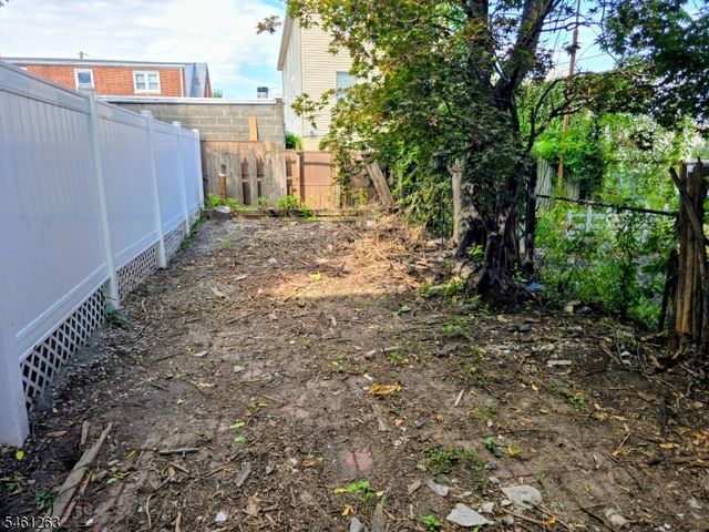 23 Whitman Ave, Jersey City, NJ 07306