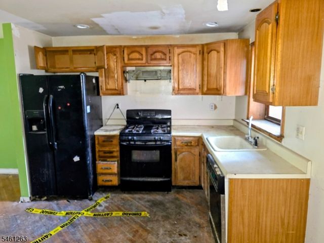 23 Whitman Ave, Jersey City, NJ 07306