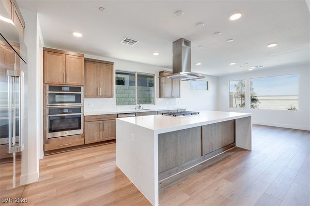 10348 Peako Hills Avenue, Las Vegas, NV 89166