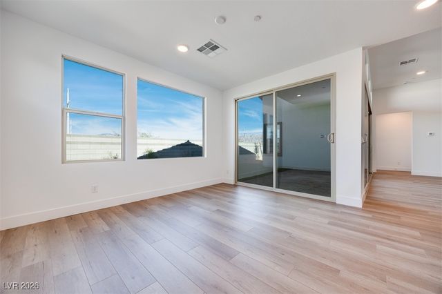 10348 Peako Hills Avenue, Las Vegas, NV 89166