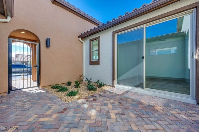 10348 Peako Hills Avenue, Las Vegas, NV 89166