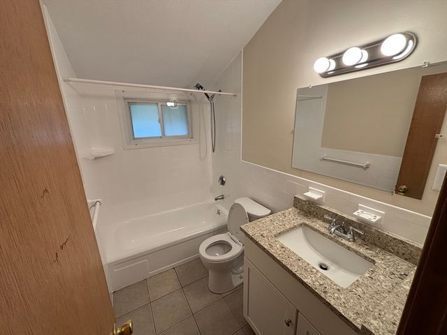588 Walpole St. 2nd fl, Norwood, MA 02062