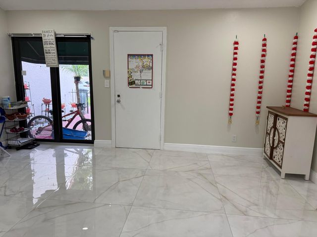 6420 Via Tierra, Boca Raton, FL 33433