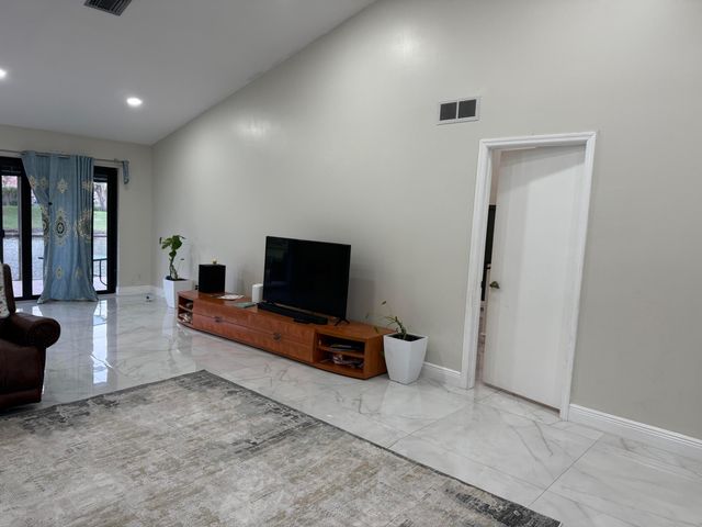 6420 Via Tierra, Boca Raton, FL 33433