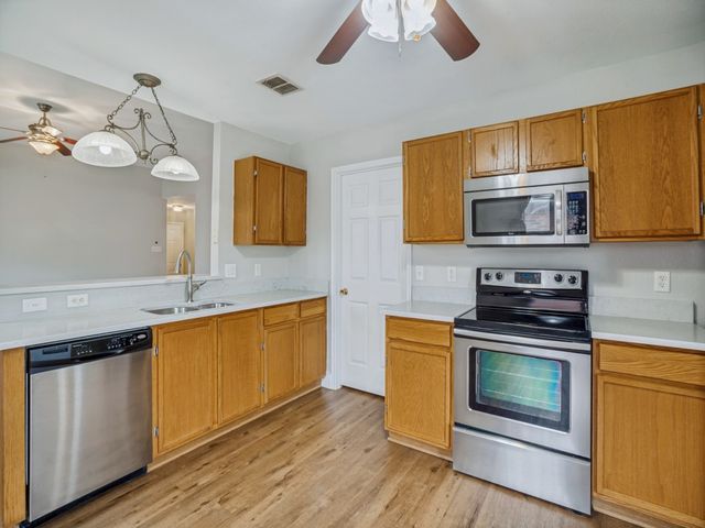 252 Pine Crest Drive, Justin, TX 76247